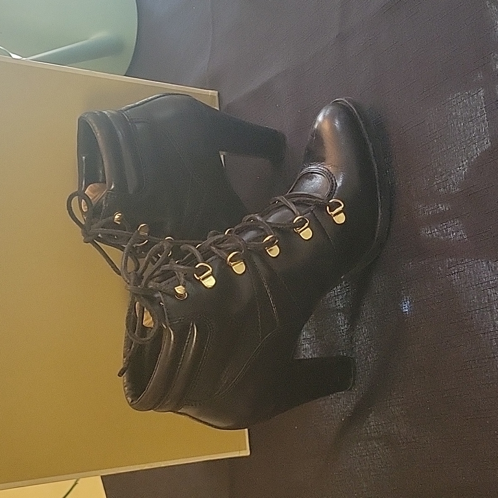 Booties Mk - image 2